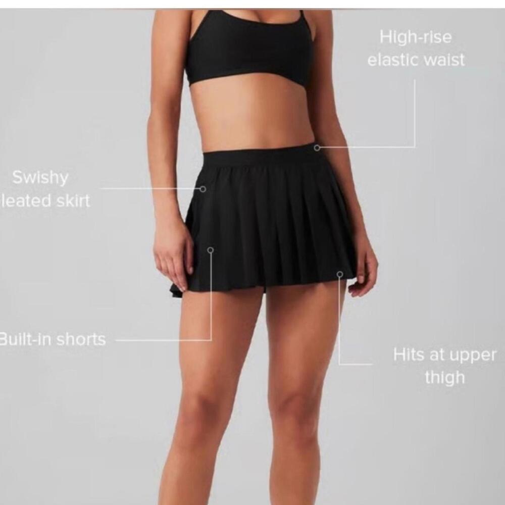 Alo varsity pleated tennis skirt in black. Size M. Perfect condition. - Picture 4 of 5